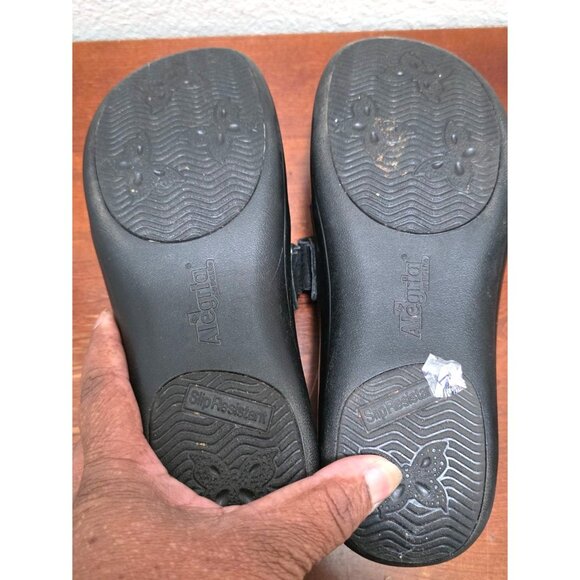 Alegria Joleen Black Embossed Swirl Slip-Resistant Women's Shoes Size 40/9 - Picture 5 of 7